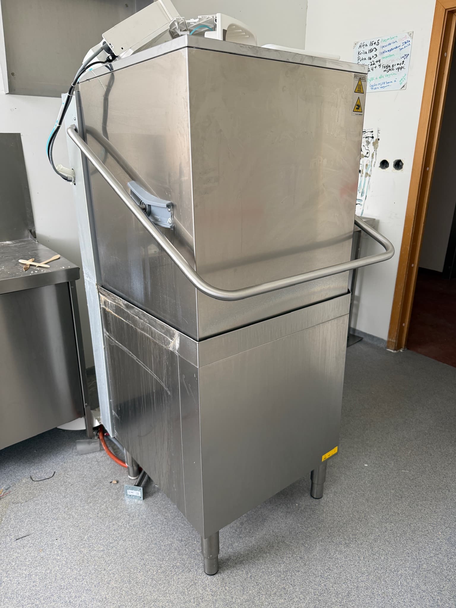 Zanussi húddvél m/sápuskammtara frá ProGastro