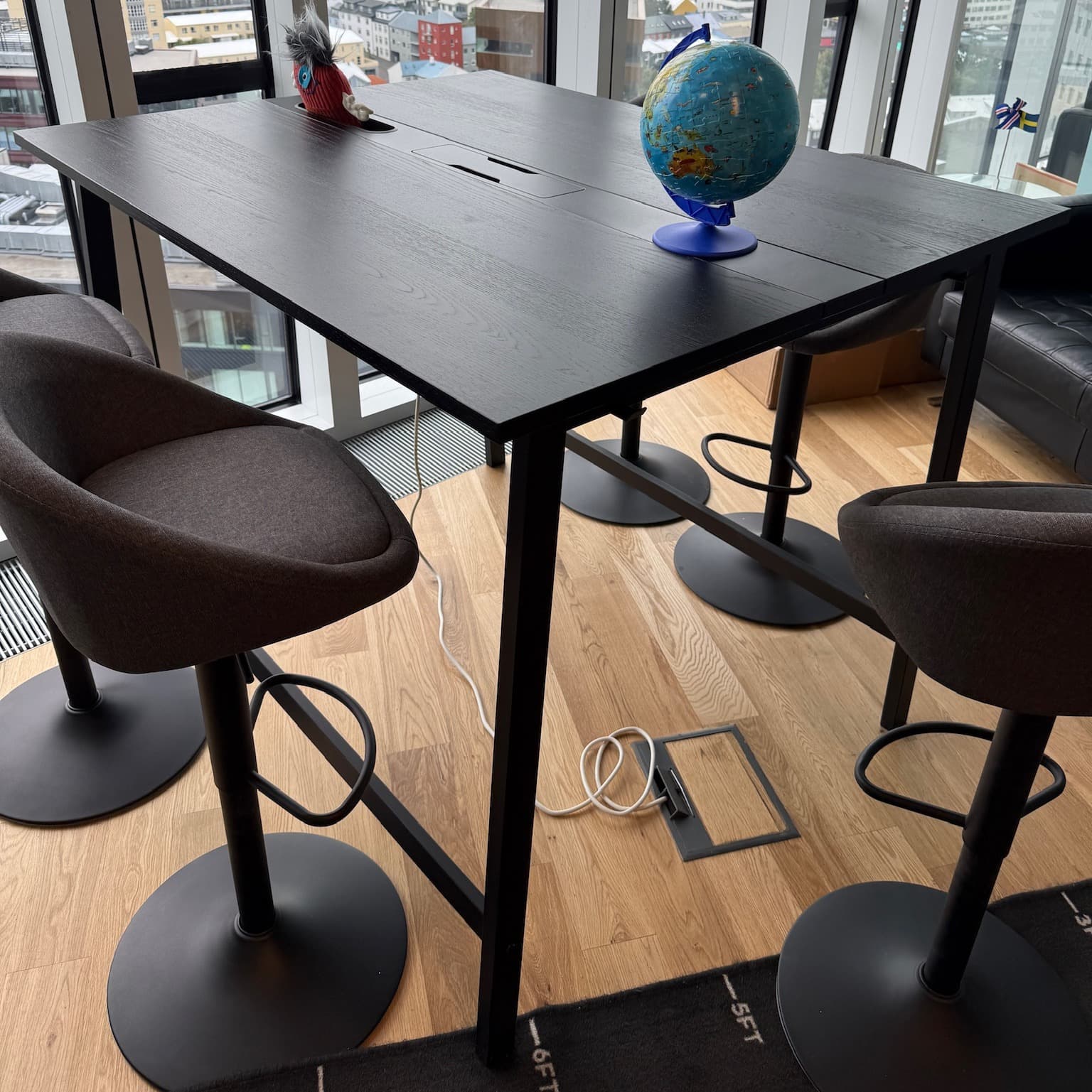 IKEA fundarborð