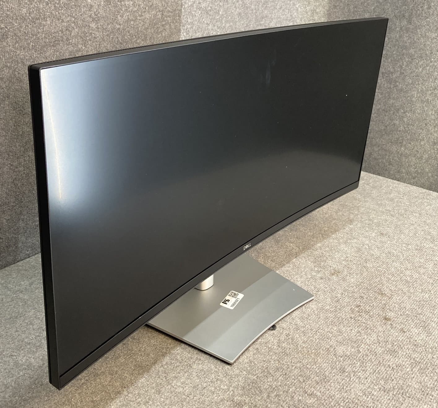 Dell Ultrasharp bogaskjár m/innbygðri dokku