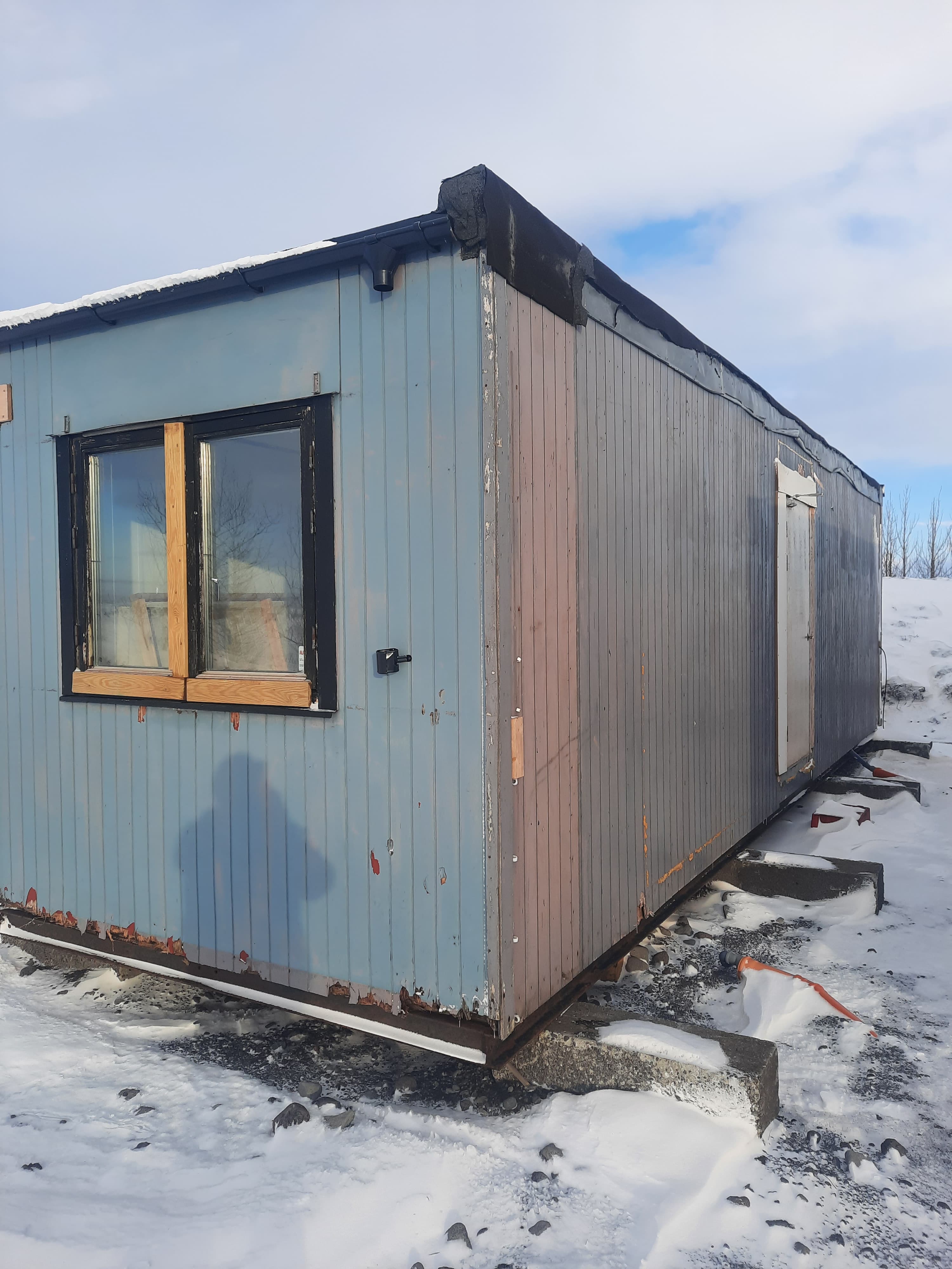 SELT / SOLD - Smáhýsi Nr.  4083 - 29 fm. millihús -  skrifstofa pnr 801