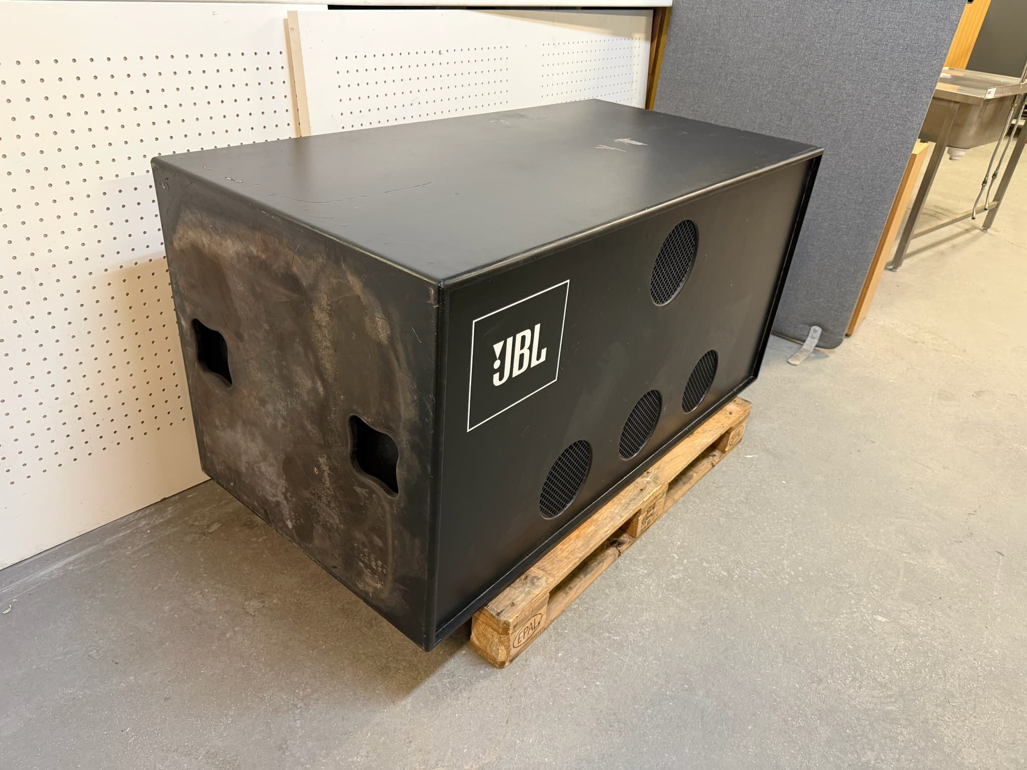 JBL TCB – Triple Chamber bassaeiningar (10 stk) - Sambíóin Álfabakka