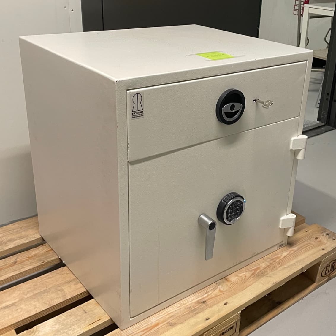 Robur innleggsskápur - H67 x B65 x D55