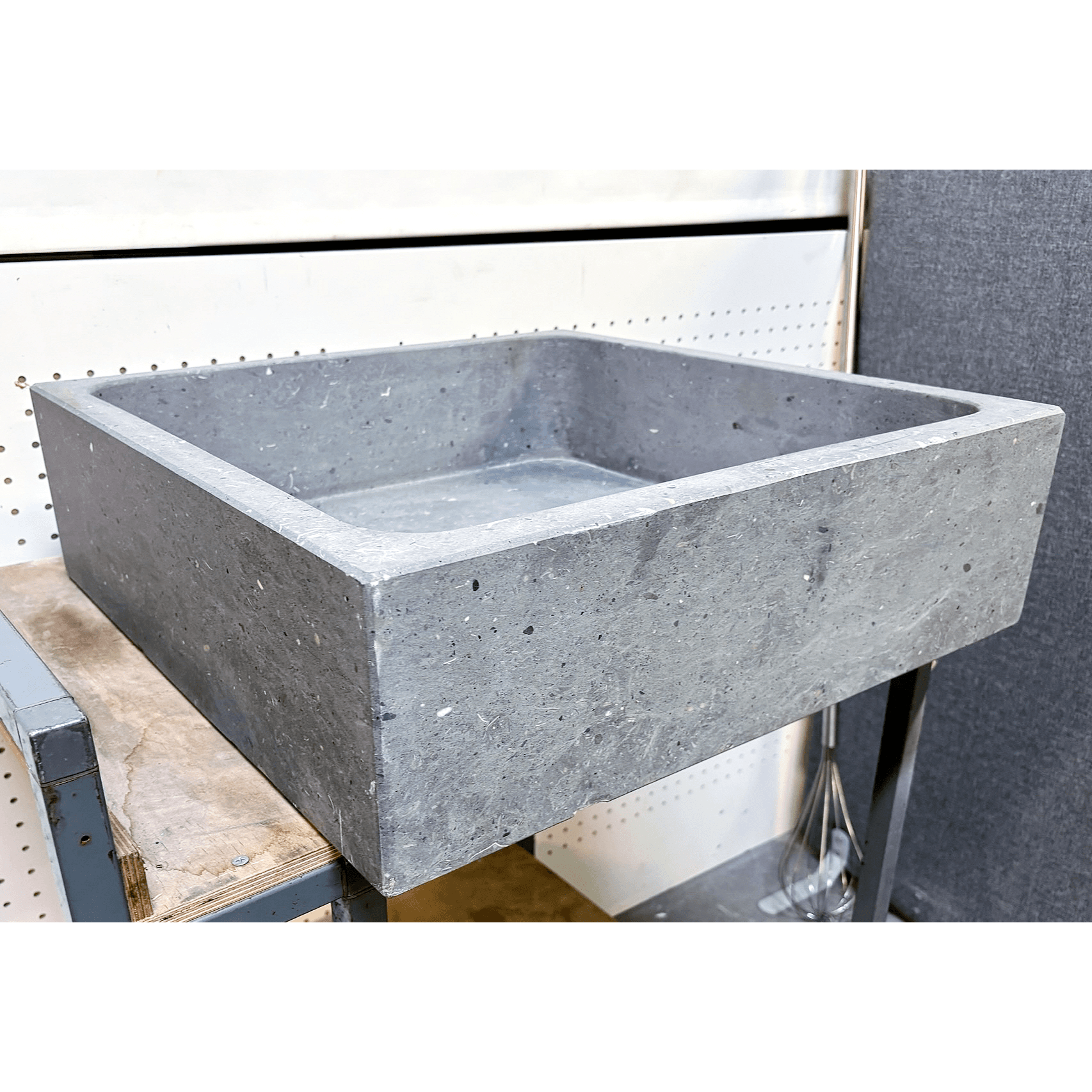 Limestone handlaug