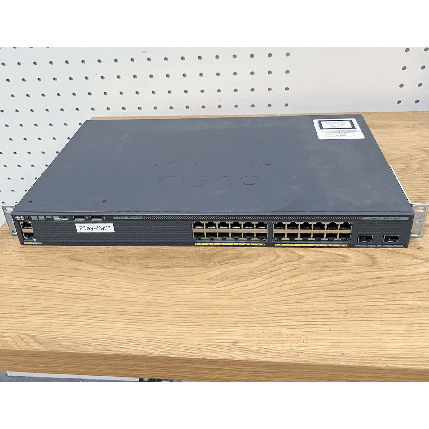 Cisco Catalyst 2960-X Sviss, 24xGigE/2x10G SFP+/LAN Base