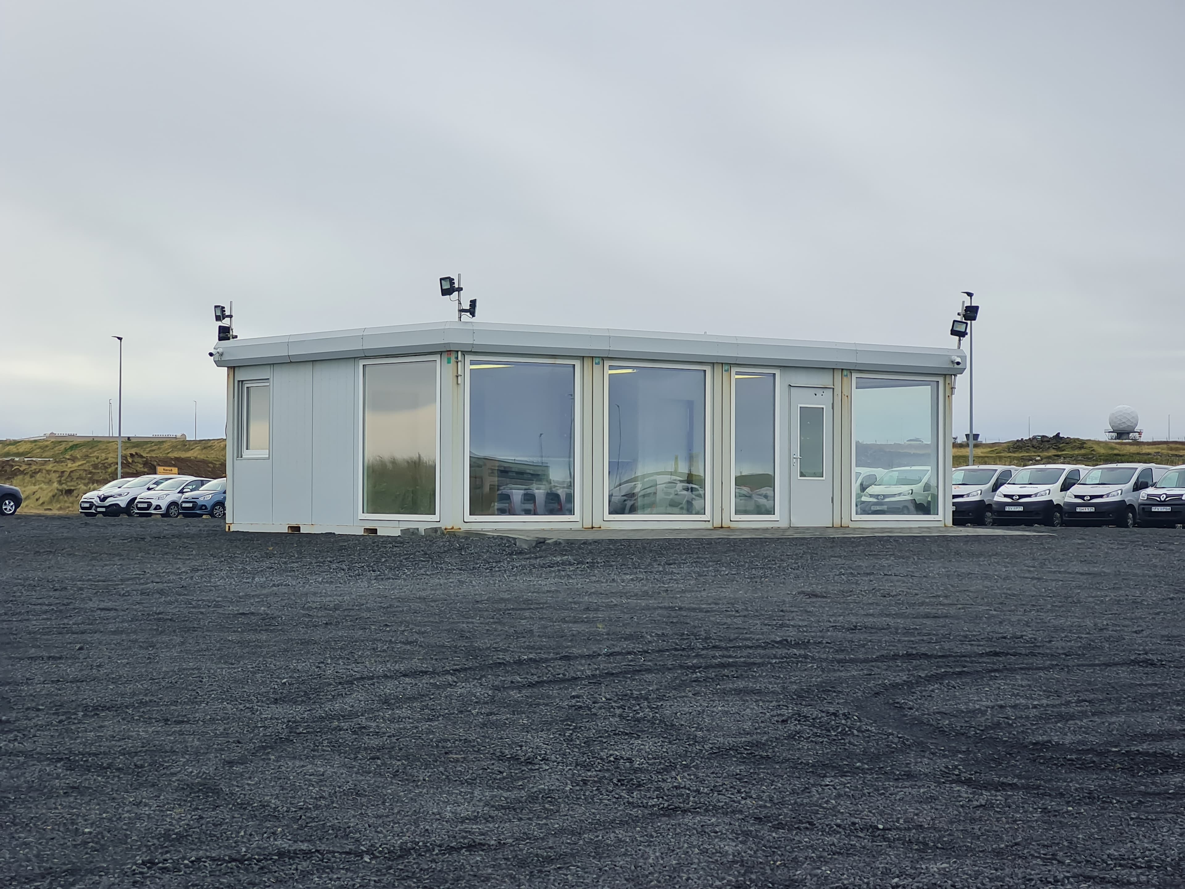 Vönduð gámahús fyrir t.d. móttöku ferðamanna eða afþreyingarþjónustu