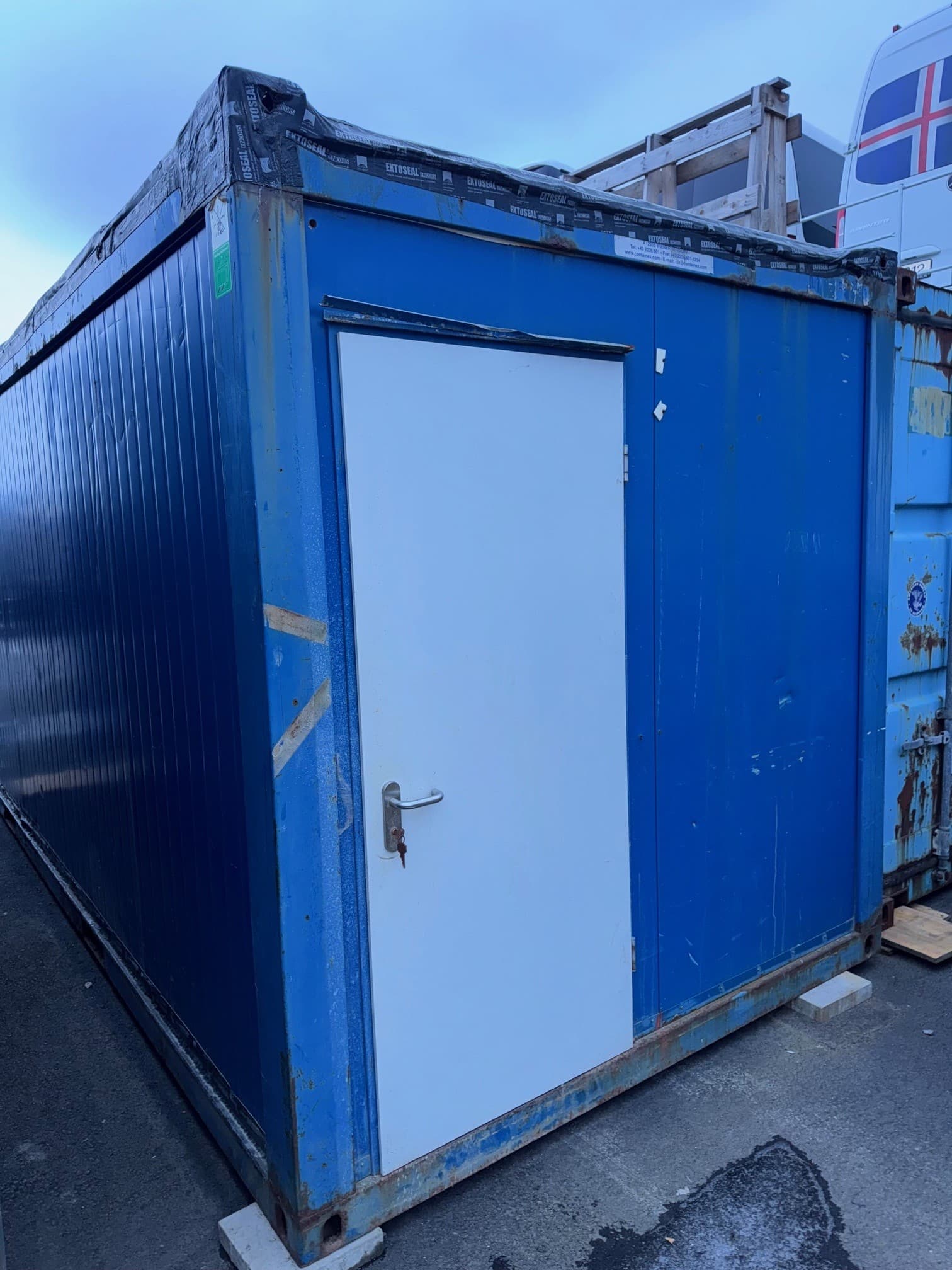 SELT / SOLD - 20 ft. WC gámur - klósett gámur