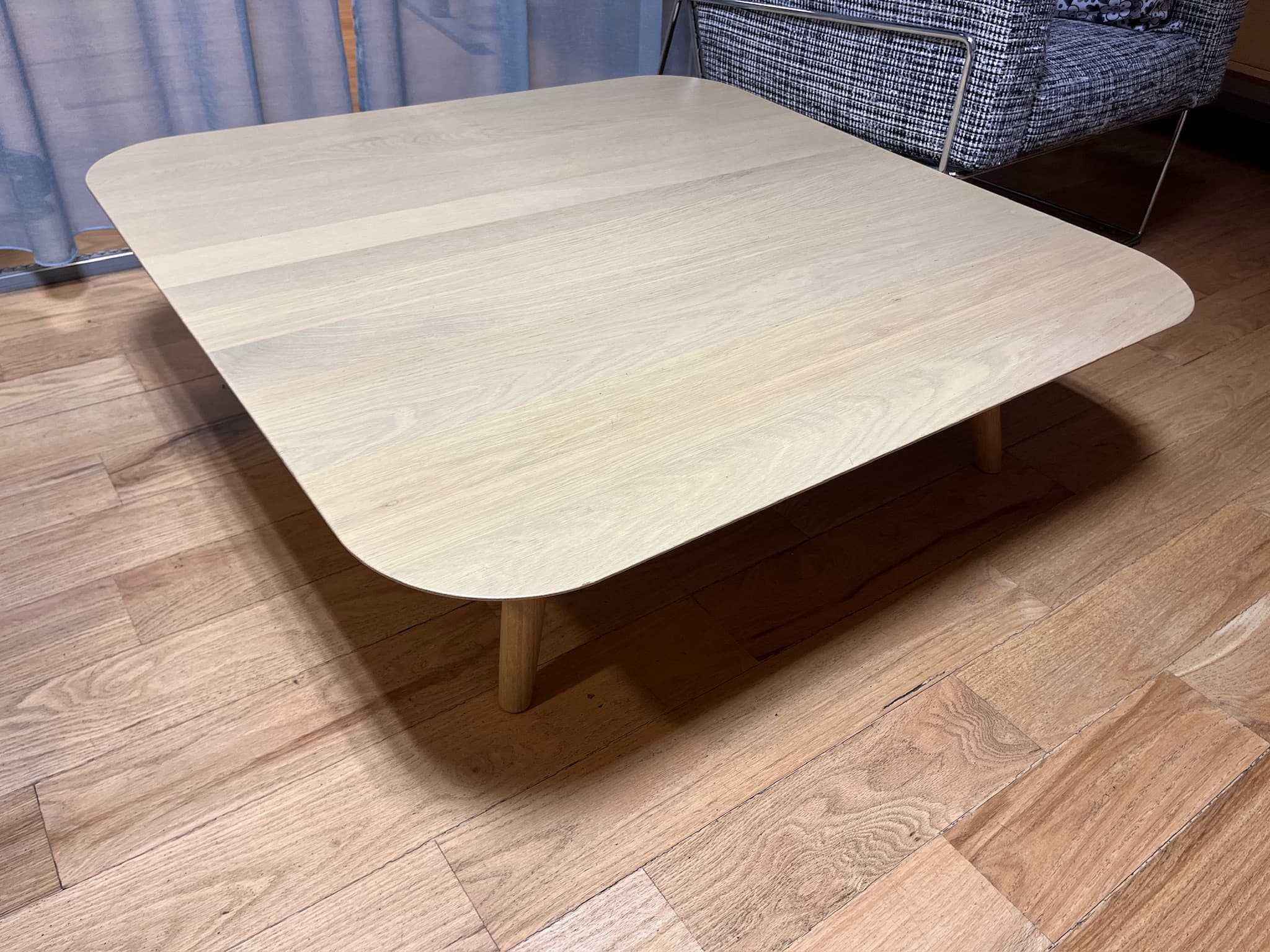 Moooi stofuborð, Natural Oil Stained , B110xD110xH30 sm.