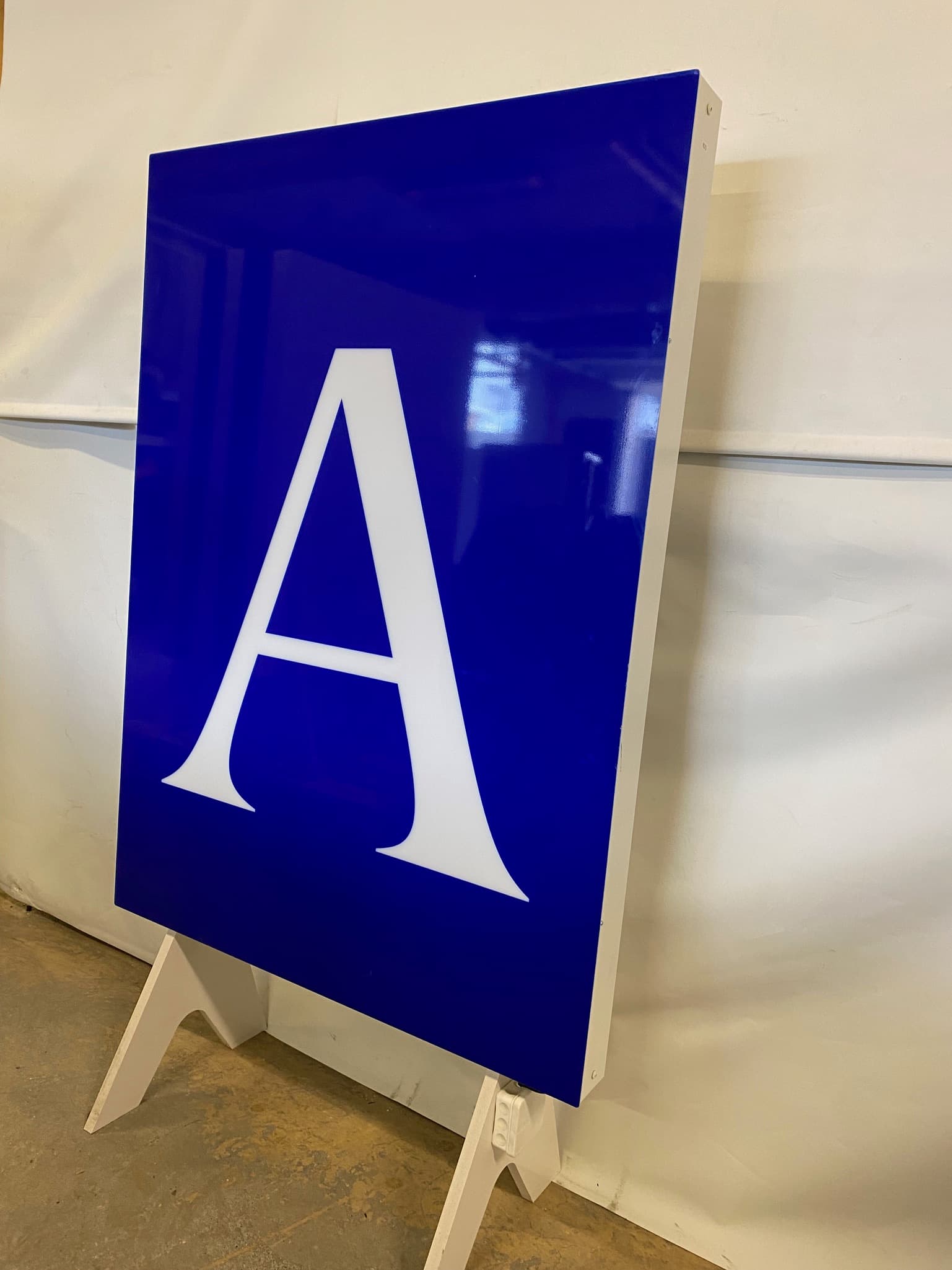 Auglýsingakassar - 155 sm á hæð - 11 stk. - ledlýsing